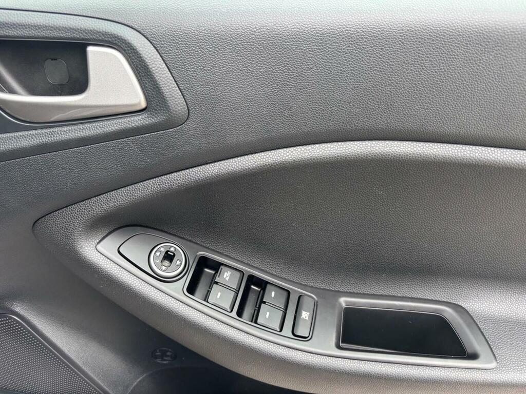Hyundai I20 Se White #21
