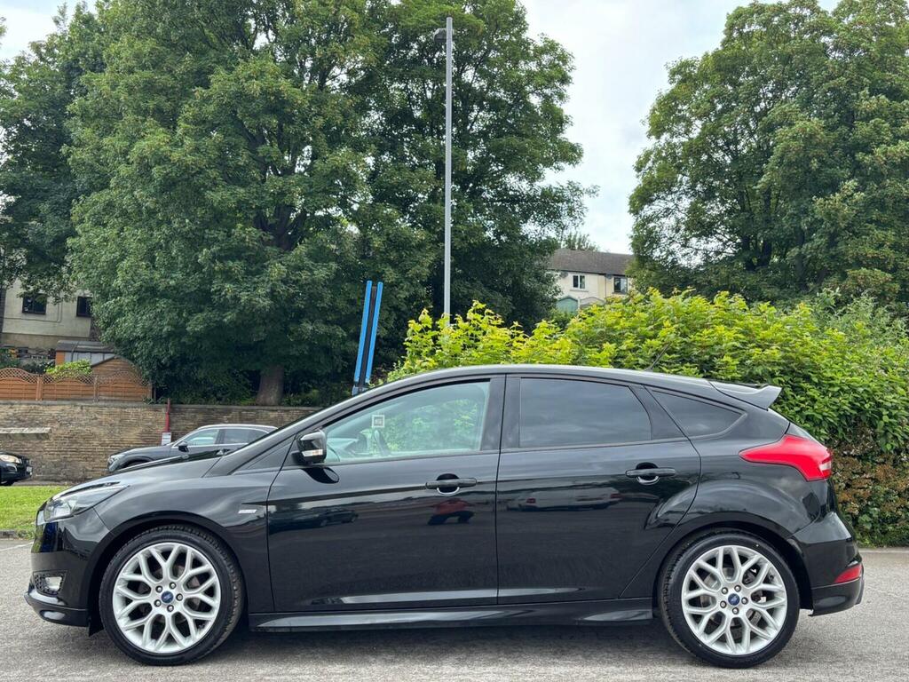 Ford Focus Hatchback 1.5 Tdci St-line Euro 6 Ss 2017 DL17KSV Black #5