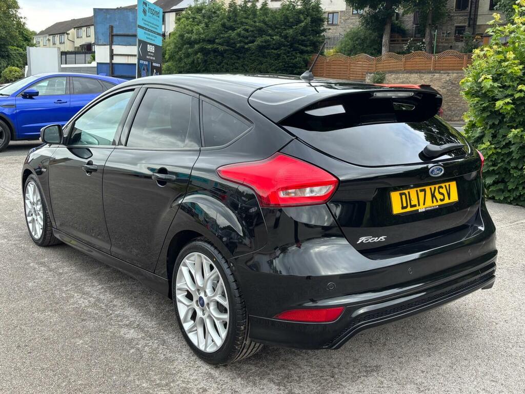 Ford Focus Hatchback 1.5 Tdci St-line Euro 6 Ss 2017 DL17KSV Black #4