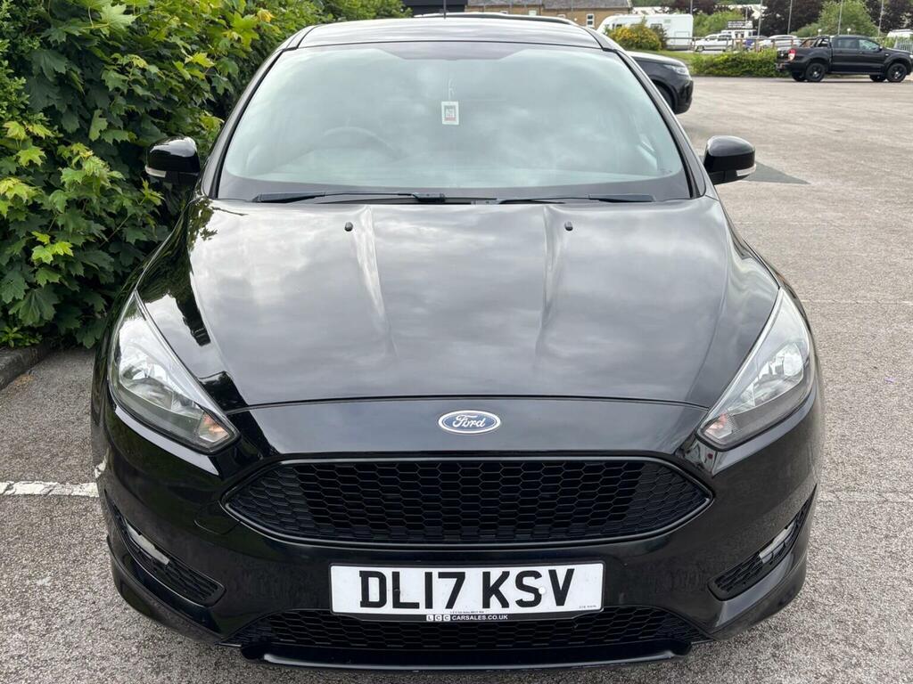 Ford Focus Hatchback 1.5 Tdci St-line Euro 6 Ss 2017 DL17KSV Black #2