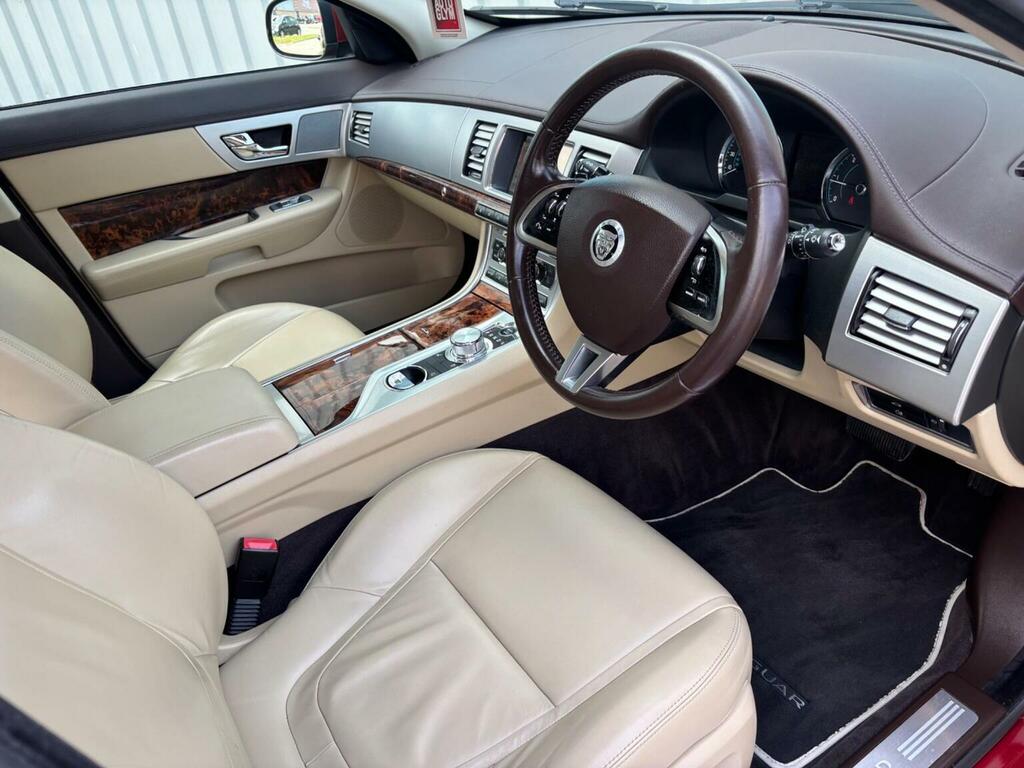 Jaguar XF 2.2 Premium Luxury D Red #16