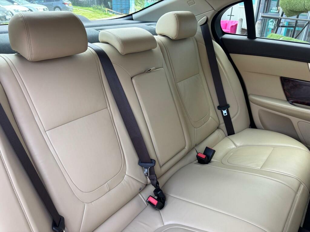 Jaguar XF 2.2 Premium Luxury D Red #19