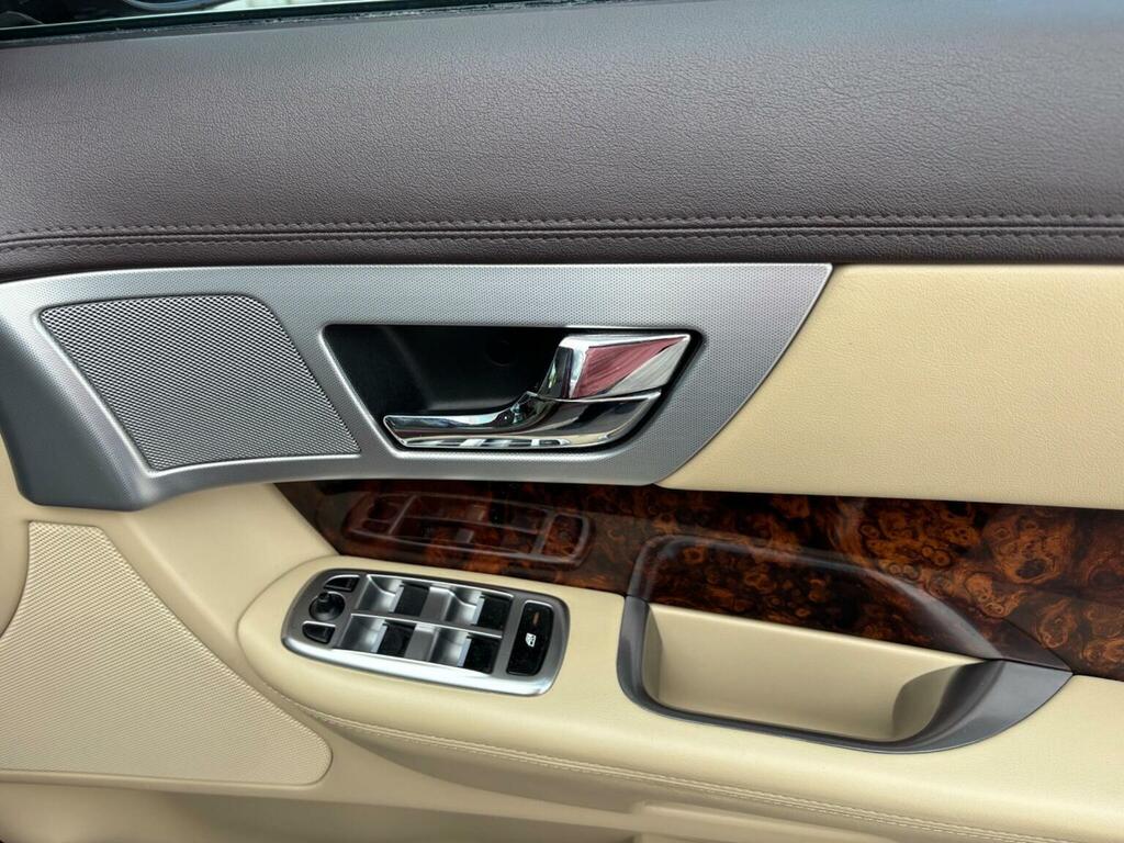 Jaguar XF 2.2 Premium Luxury D Red #23
