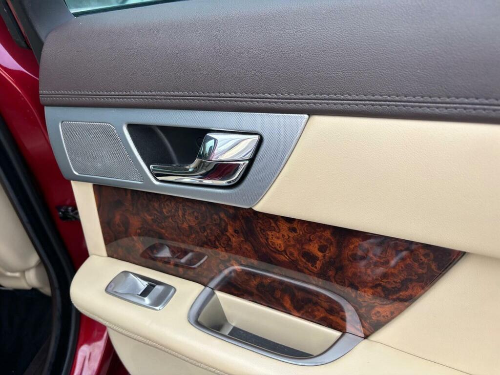 Jaguar XF 2.2 Premium Luxury D Red #22