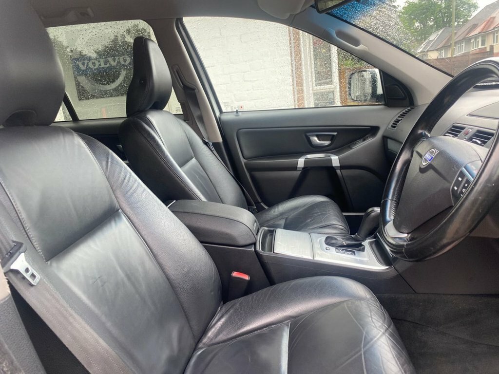 Volvo XC90 2.4L Es LS63PTY White #5