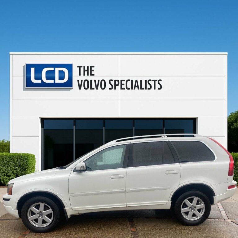 Volvo XC90 2.4L Es LS63PTY White #2