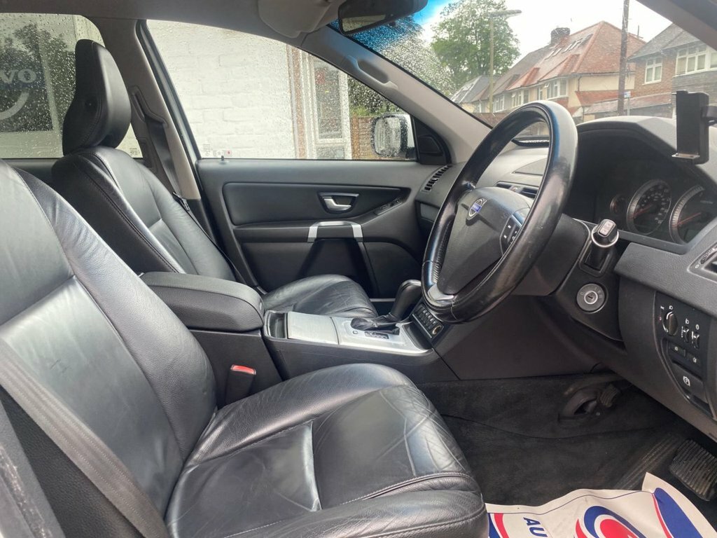 Volvo XC90 2.4L Es LS63PTY White #6
