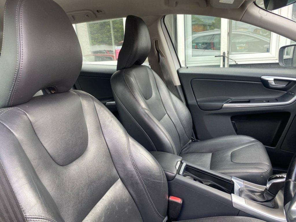 Volvo XC60 2.4L Se Lux Nav YL15VXG Silver #4