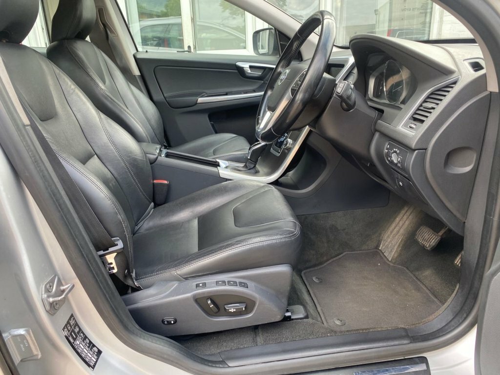 Volvo XC60 2.4L Se Lux Nav YL15VXG Silver #6