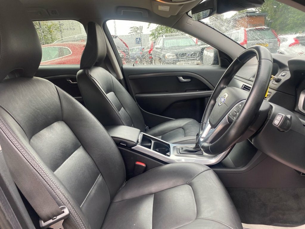 Volvo XC70 2.4L Se Lux Black #4