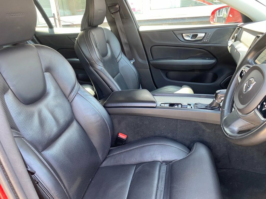 Volvo V60 2L Inscription Pro Red