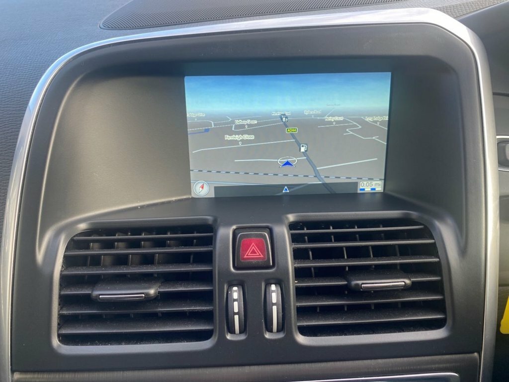 Volvo XC60 Suv Red #38