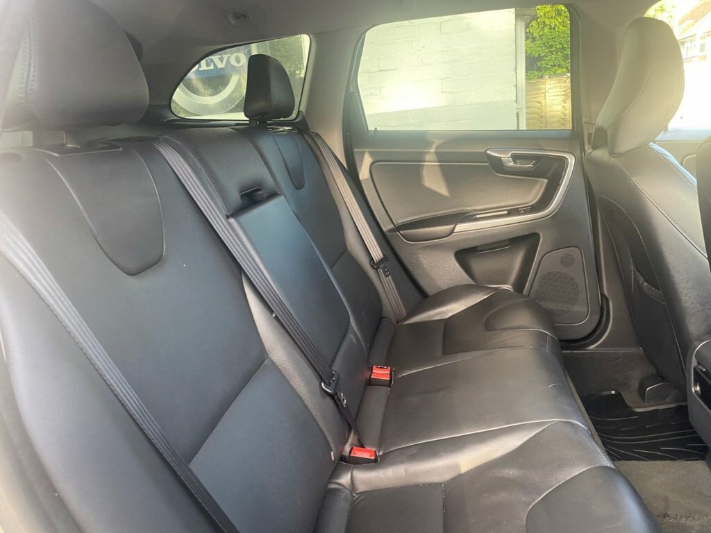 Volvo XC60 Suv Red #12