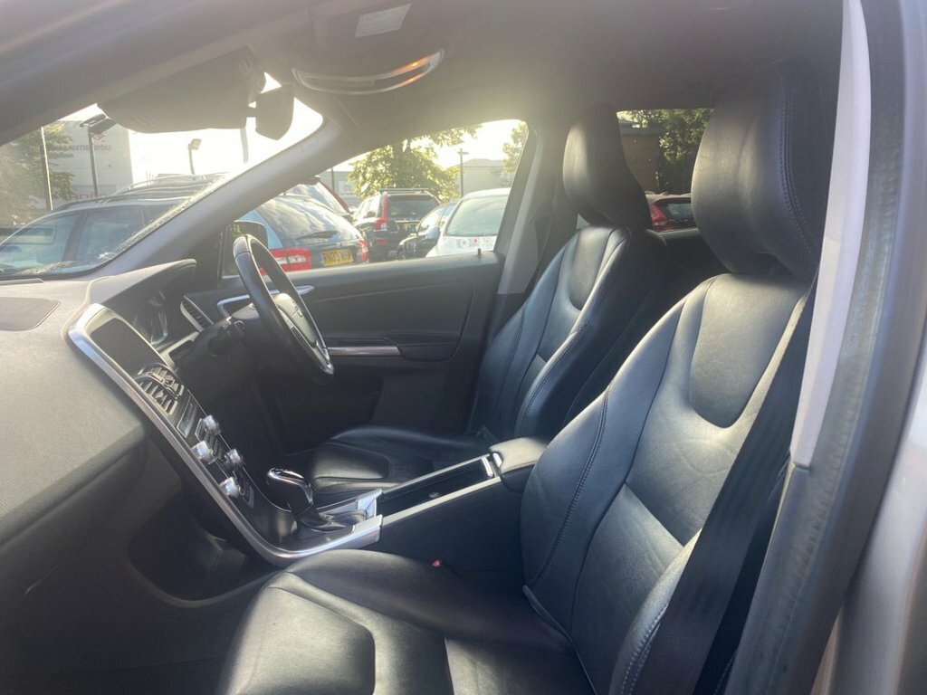 Volvo XC60 Suv Red #24