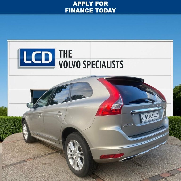 Volvo XC60 2.4L Se Lux Nav Gold #4