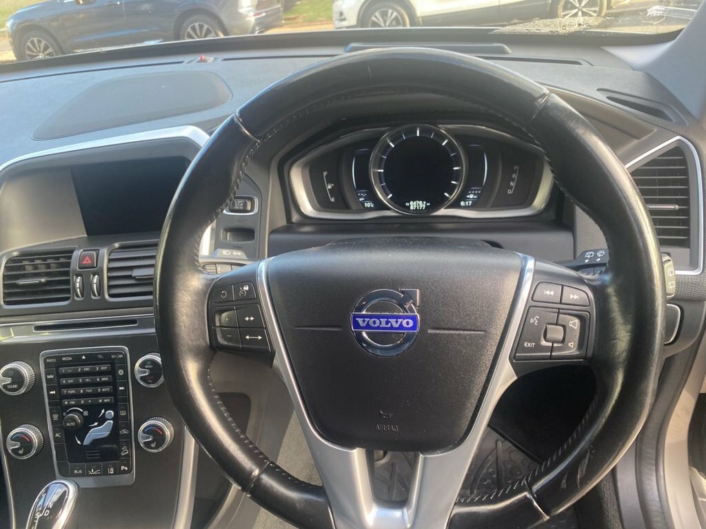 Volvo XC60 Suv Red #31