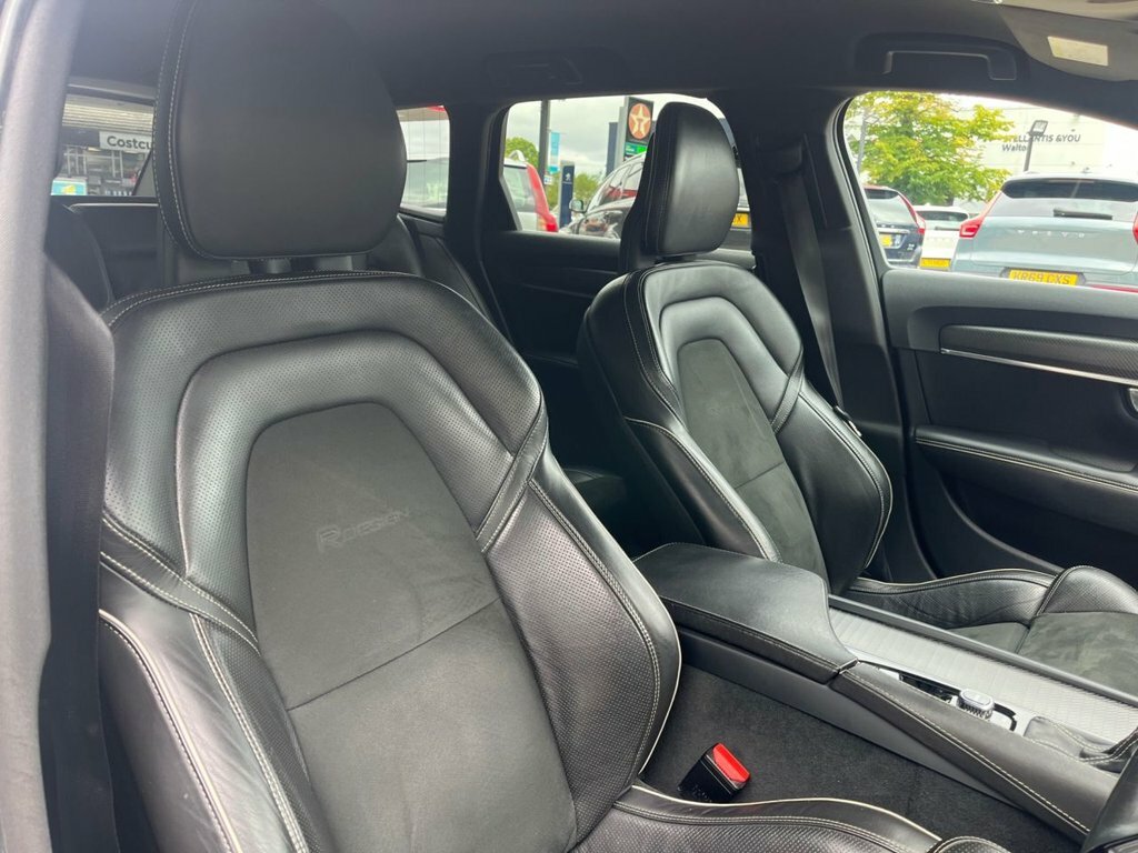 Volvo V90 2L R-design White #2