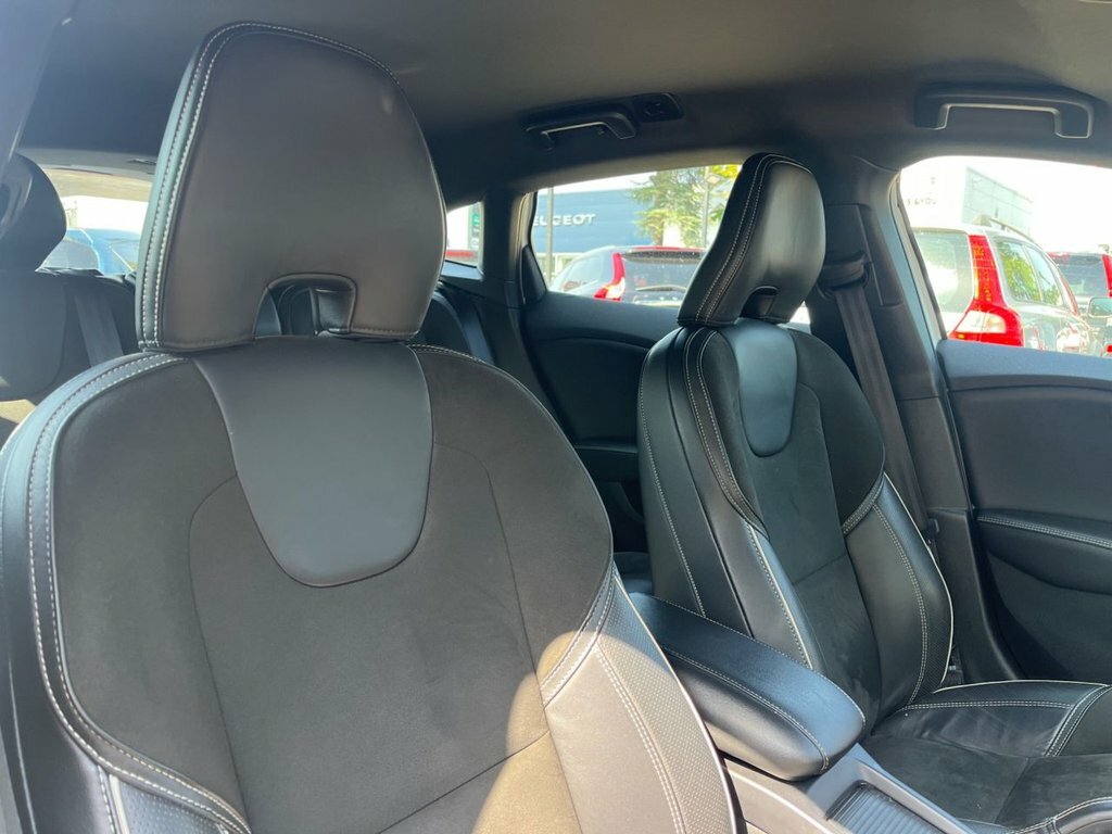 Volvo V40 2L R-design Nav Plus White