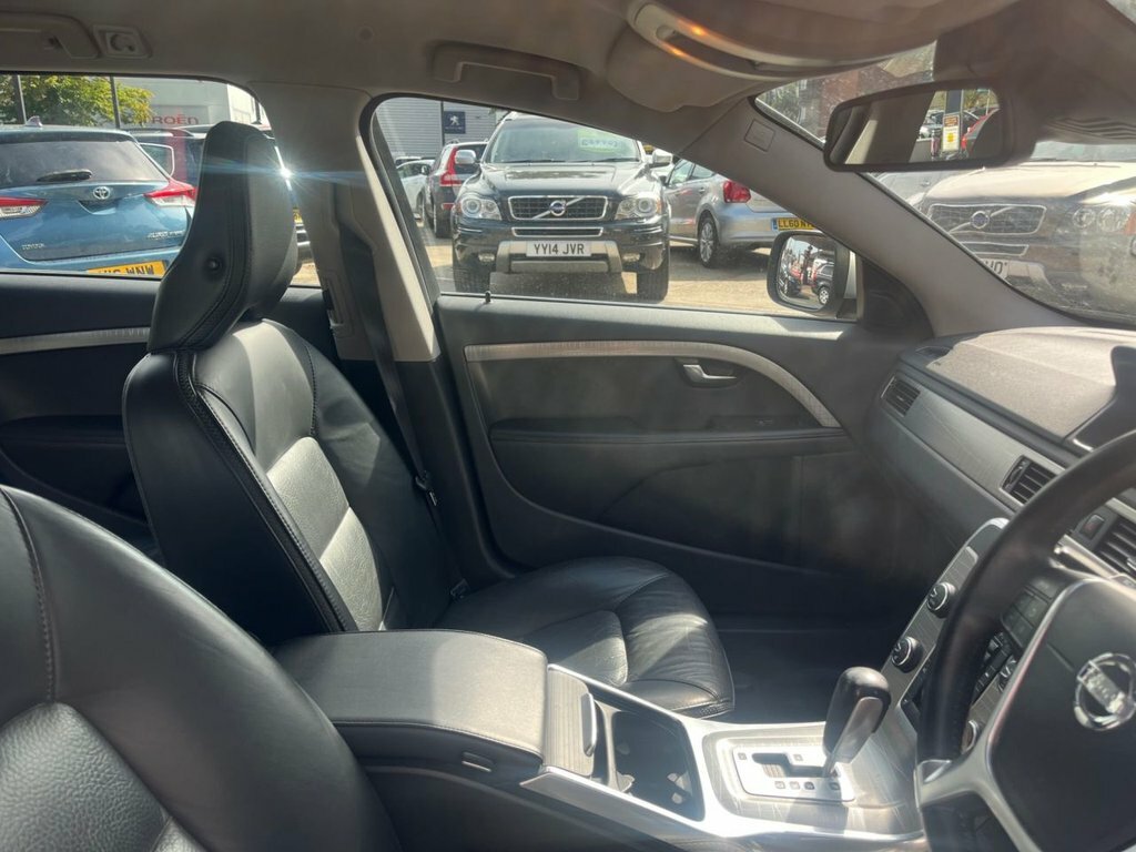 Volvo XC70 2.4L Se Lux Silver #6