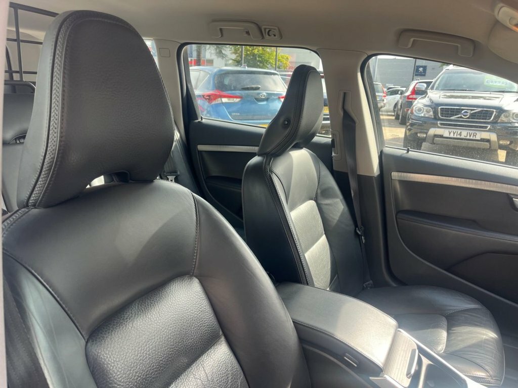 Volvo XC70 2.4L Se Lux Silver #5