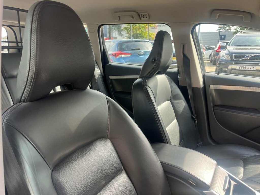 Volvo XC70 2.4L Se Lux Silver #4