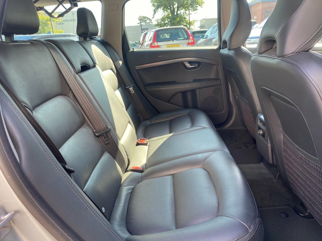 Volvo XC70 2.4L Se Lux Silver #6