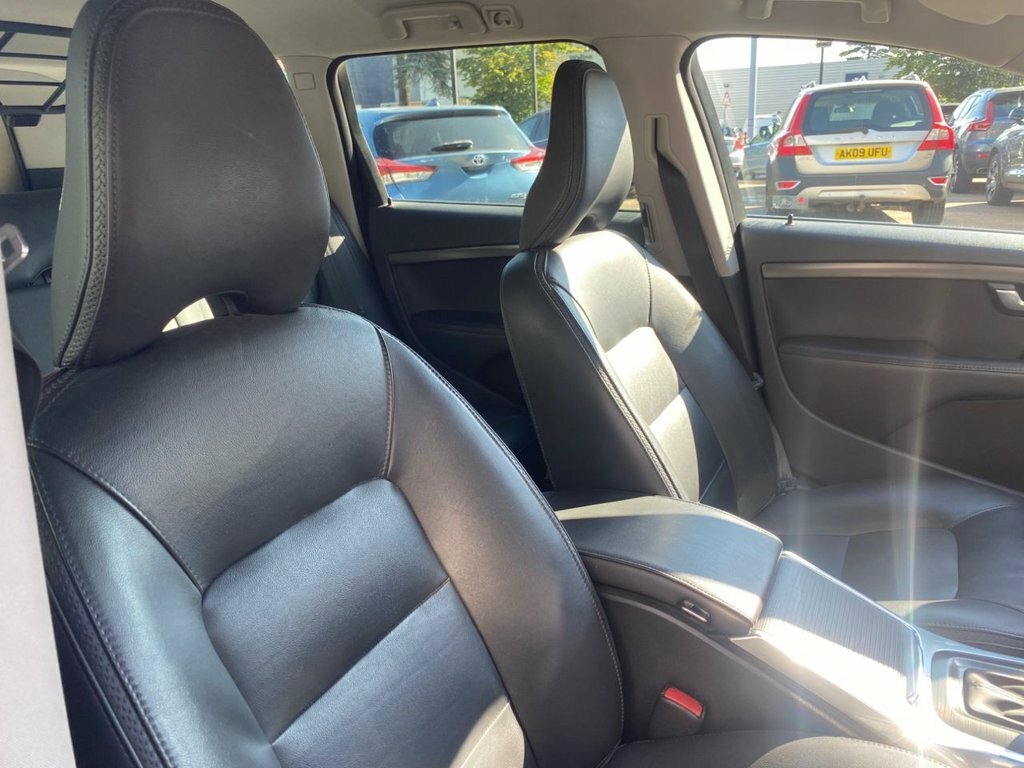 Volvo XC70 2.4L Se Lux Silver