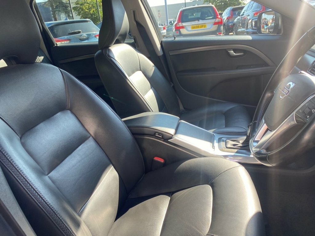 Volvo XC70 2.4L Se Lux Silver #2
