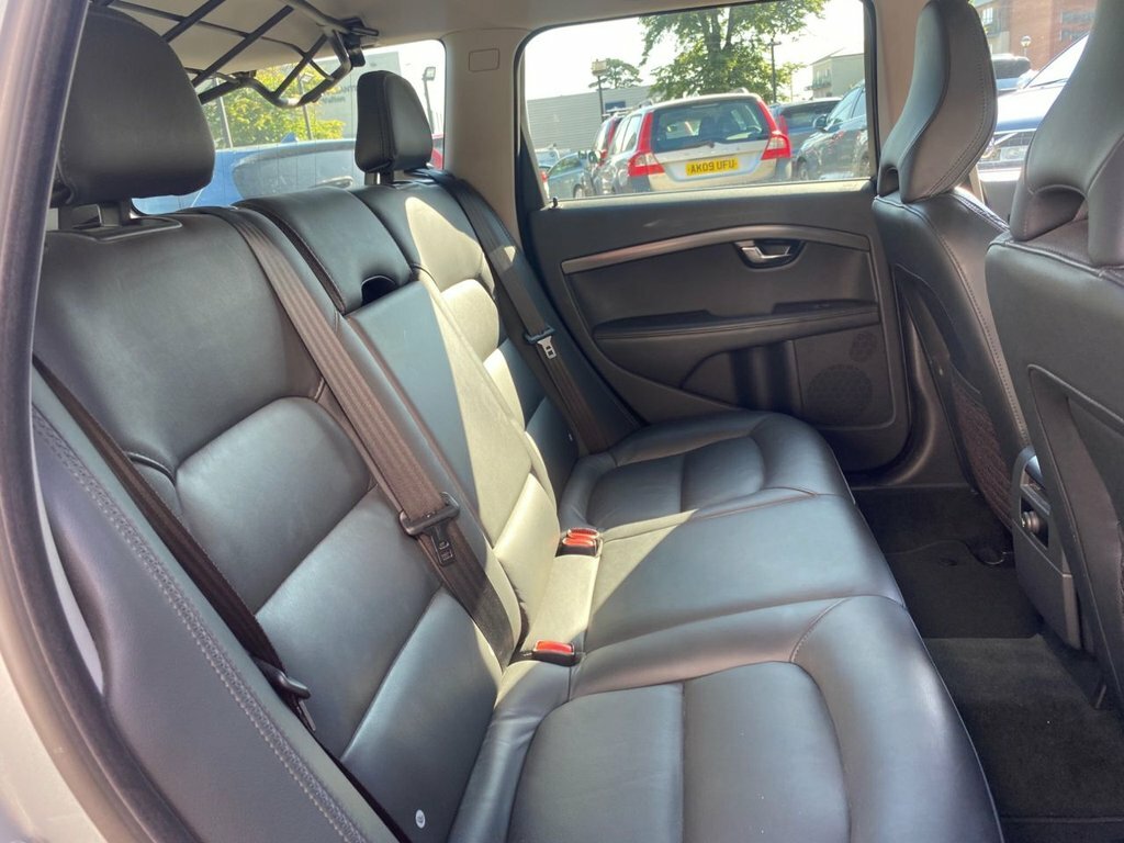 Volvo XC70 2.4L Se Lux Silver #5