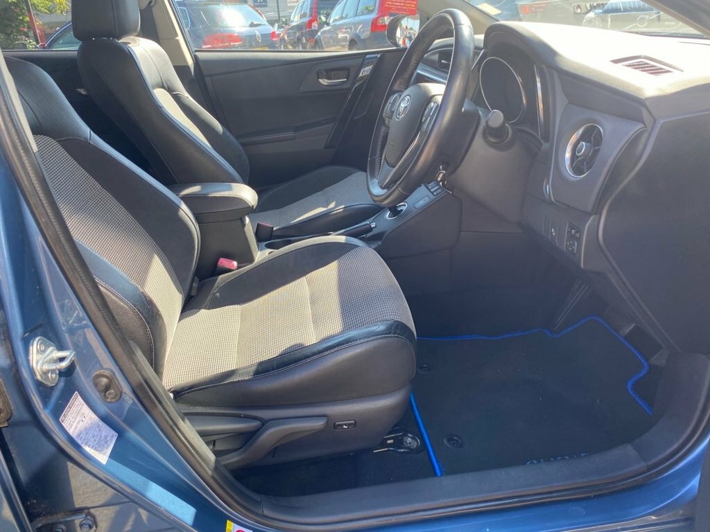 Toyota Auris 1.8L Excel Blue #4