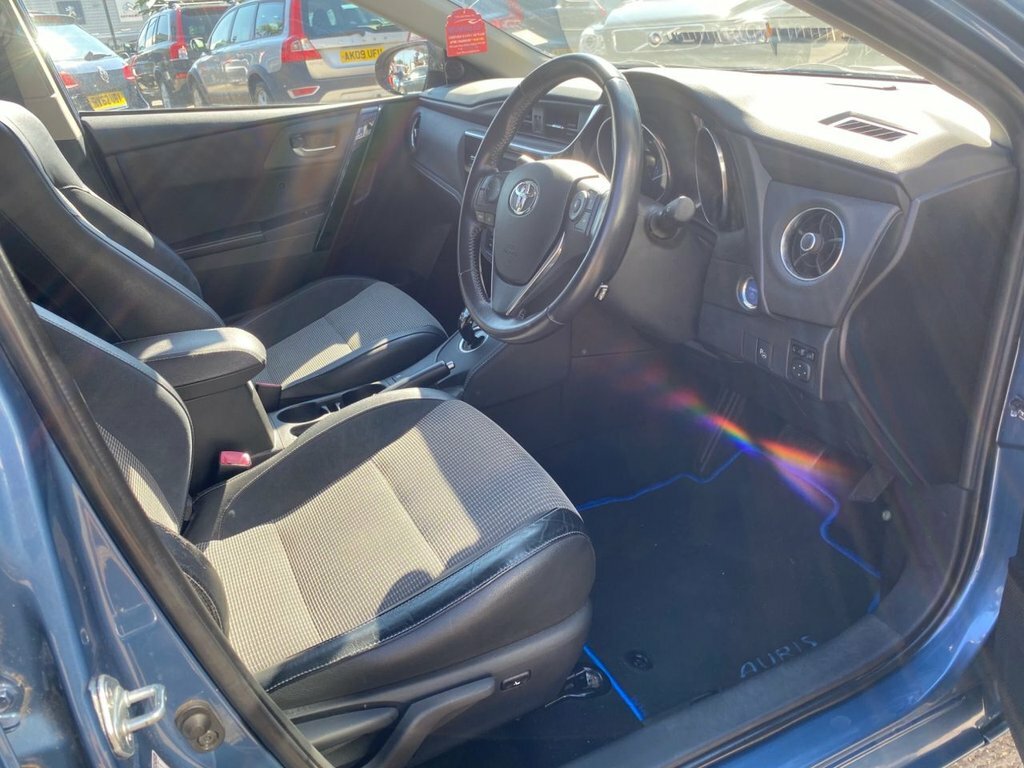 Toyota Auris 1.8L Excel Blue #5