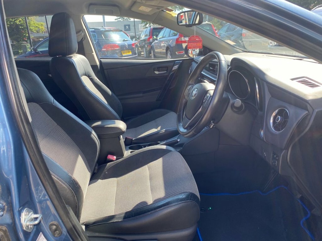 Toyota Auris 1.8L Excel Blue #6