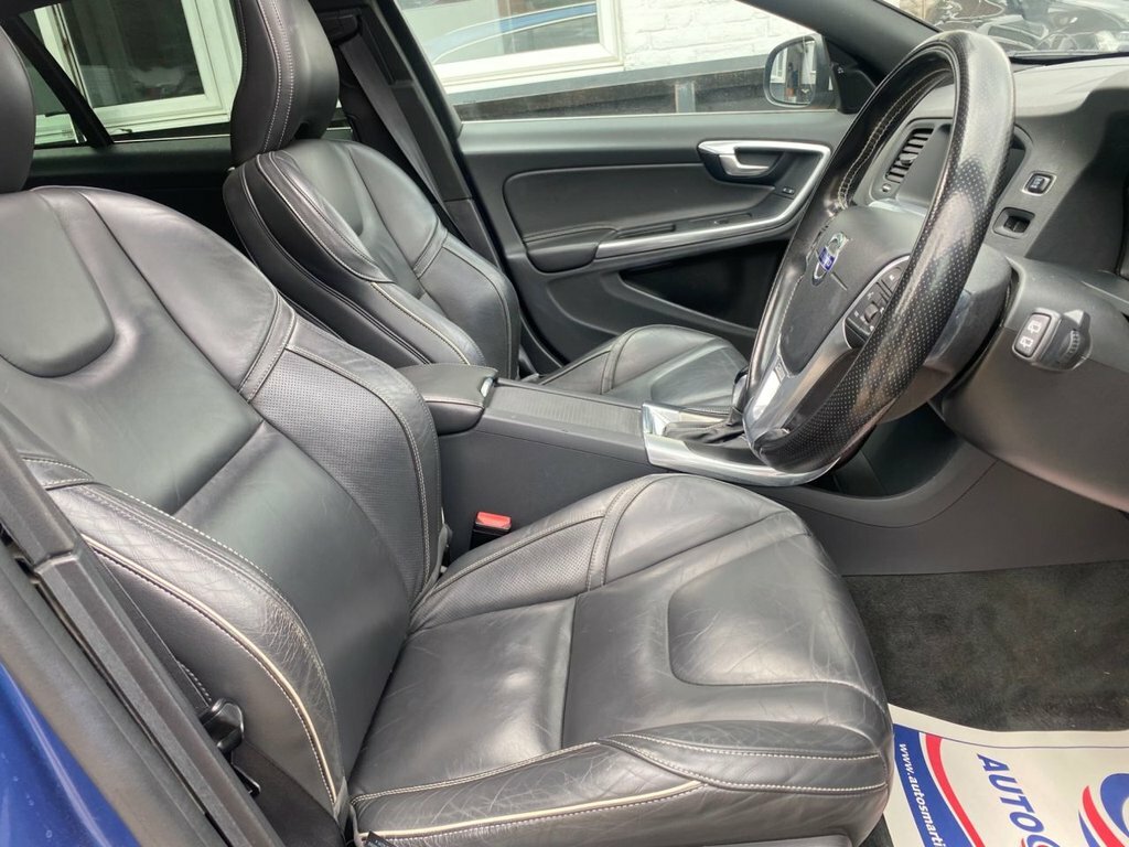 Volvo V60 2L R-design Lux Nav Blue #3