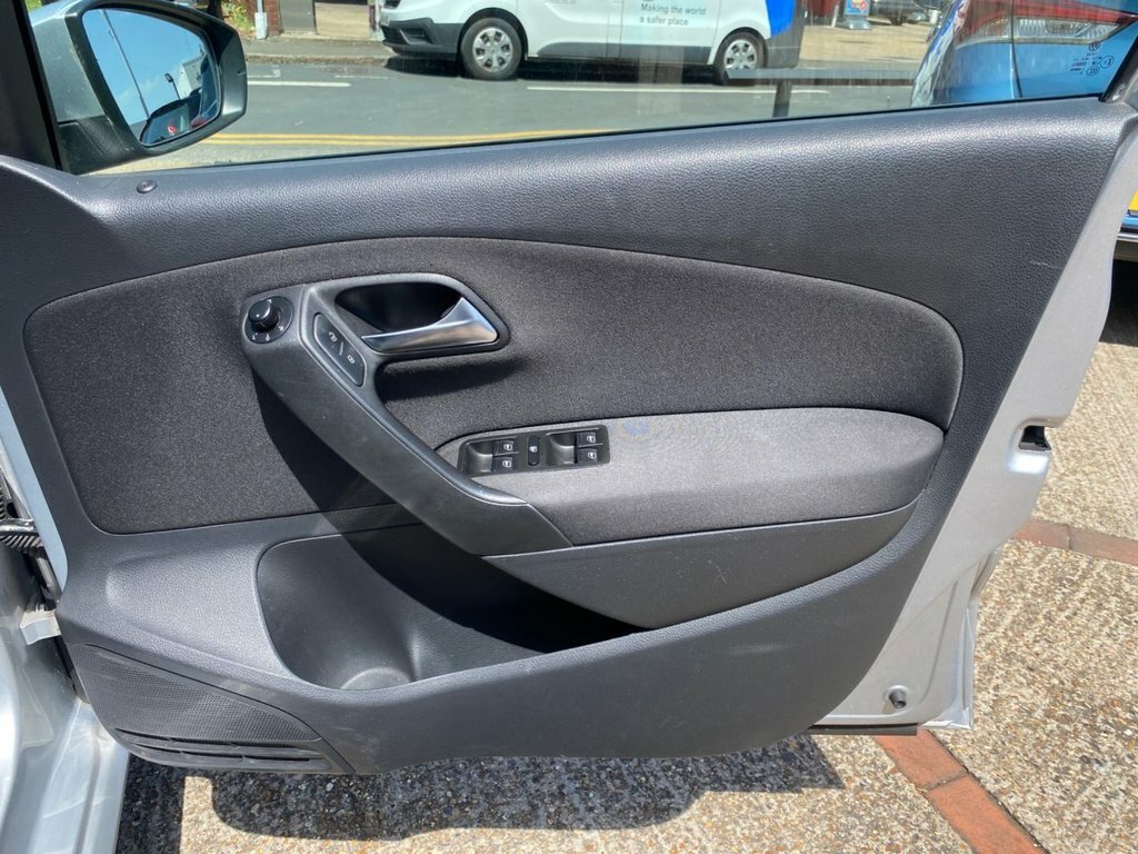 Volkswagen Polo 1.2 60 S Black #31