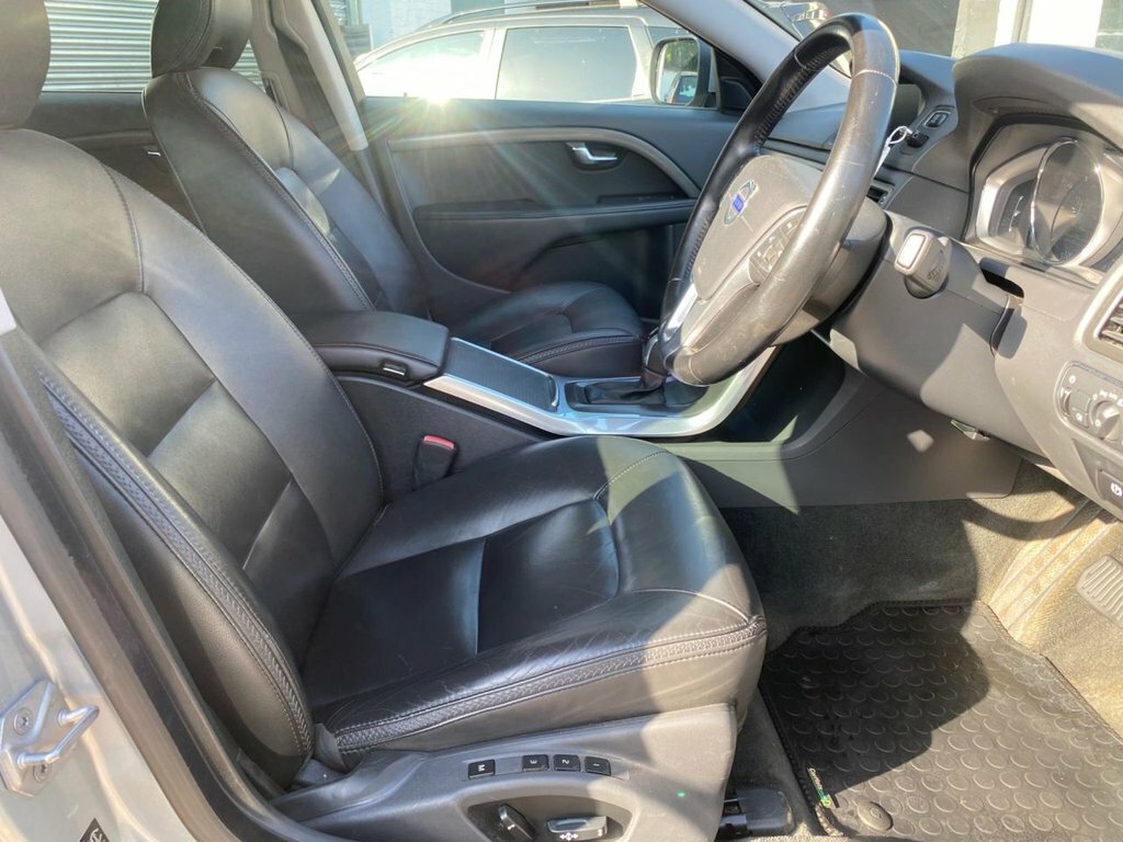 Volvo XC70 2.4L Se Lux Silver #5