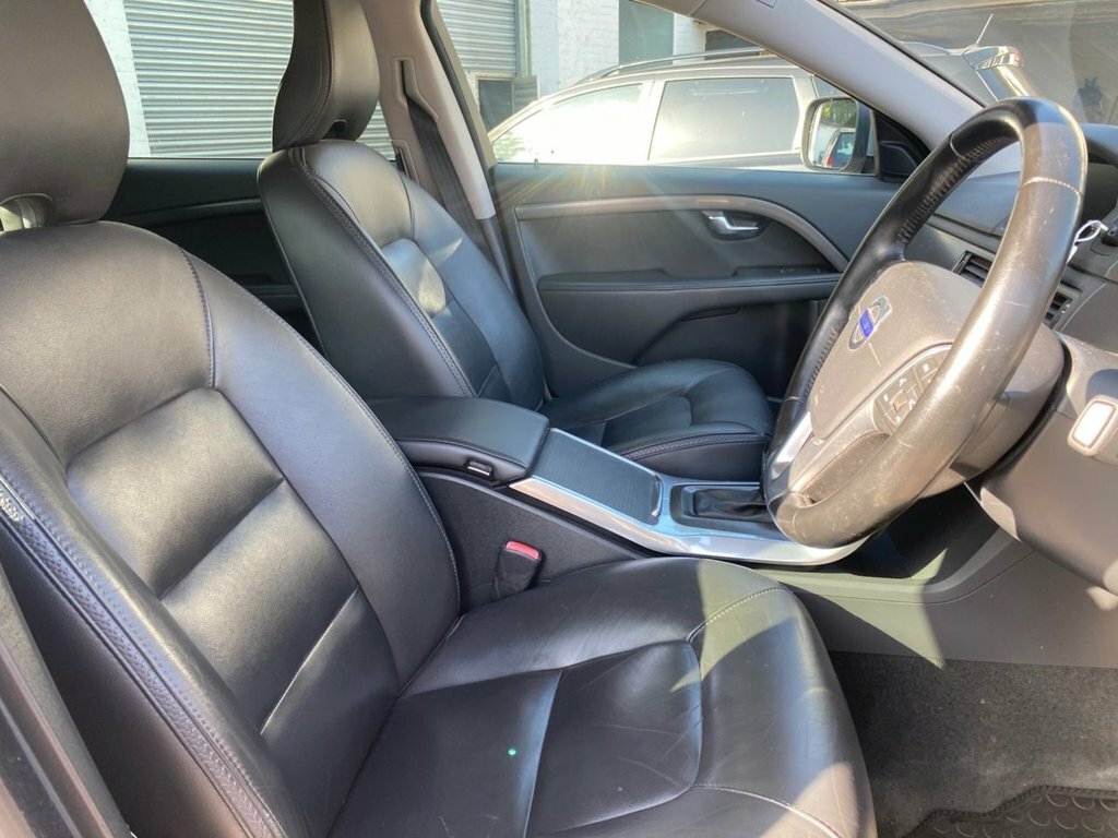 Volvo XC70 2.4L Se Lux Silver #4