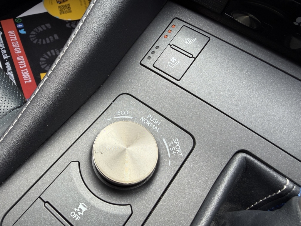 Lexus RC 300H 2.5 Luxury Cvt Silver #44