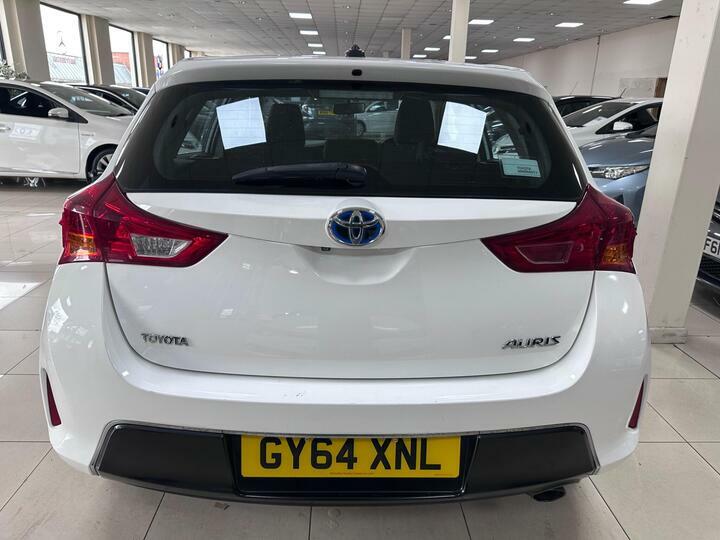Toyota Auris 1.6 V-matic Icon Euro 5 White #4