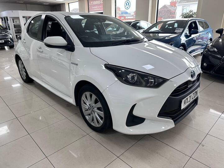 Toyota Yaris 1.5 Vvt-h Icon E-cvt Euro 6 Ss MA21ZDN White #2