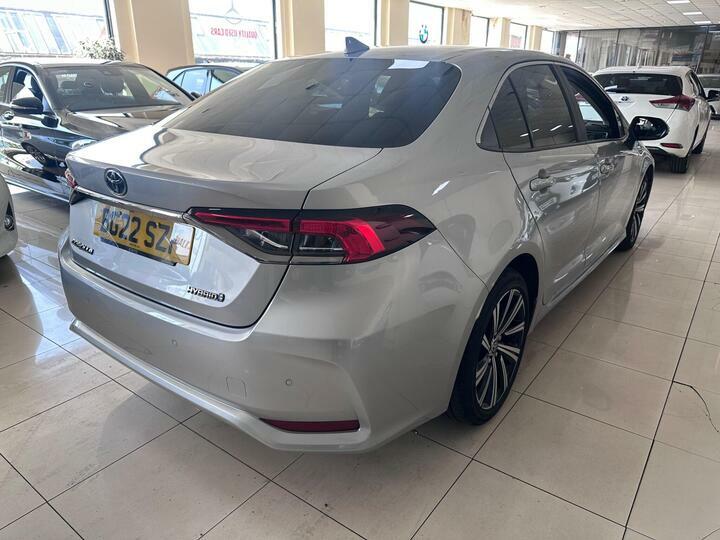 Toyota Corolla 1.8 Vvt-h Design Cvt Euro 6 Ss BG22SZF Silver #3
