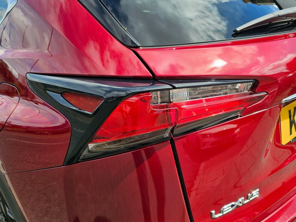 Lexus NX 300H 2.5 F-sport Premium Navigation White #9