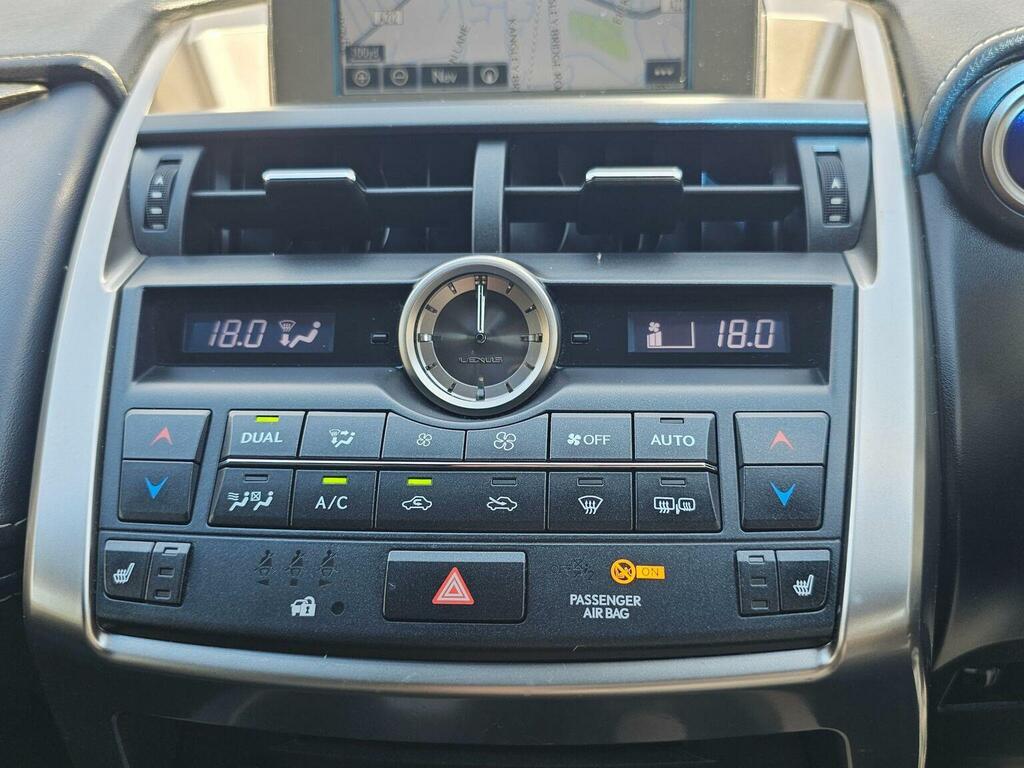 Lexus NX 300H 2.5 F-sport Premium Navigation White #47