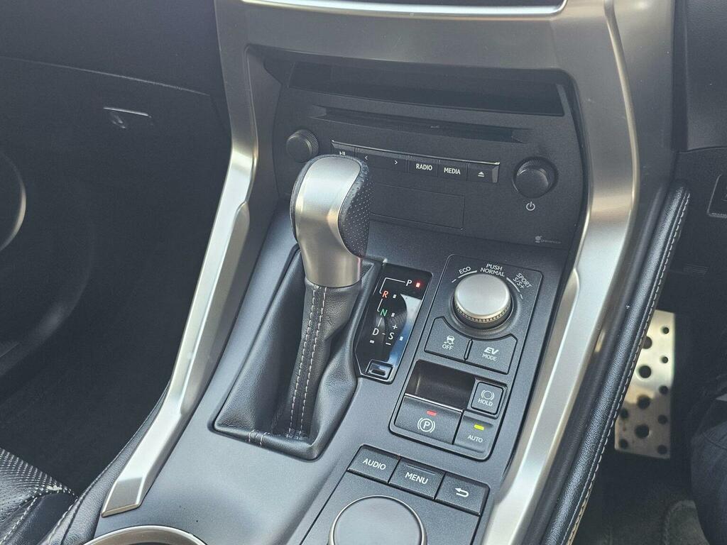 Lexus NX 300H 2.5 F-sport Premium Navigation White #48