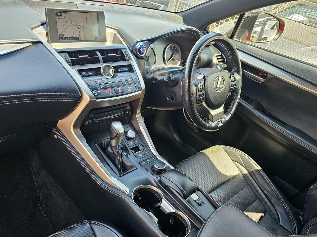 Lexus NX 300H 2.5 F-sport Premium Navigation White #74