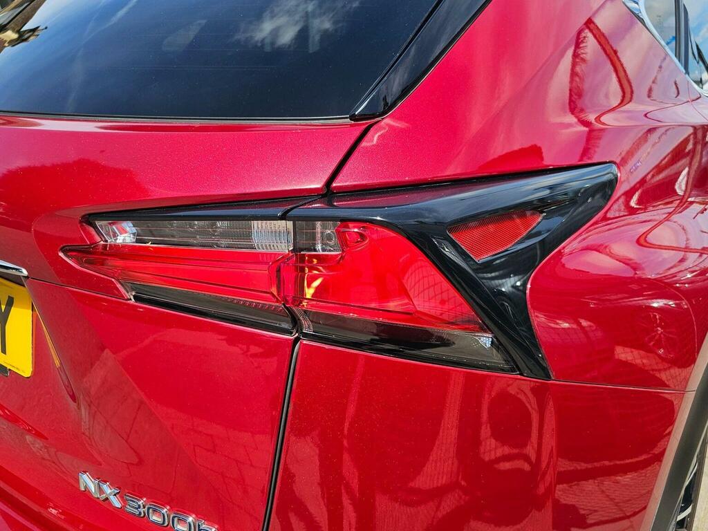 Lexus NX 300H 2.5 F-sport Premium Navigation White #12