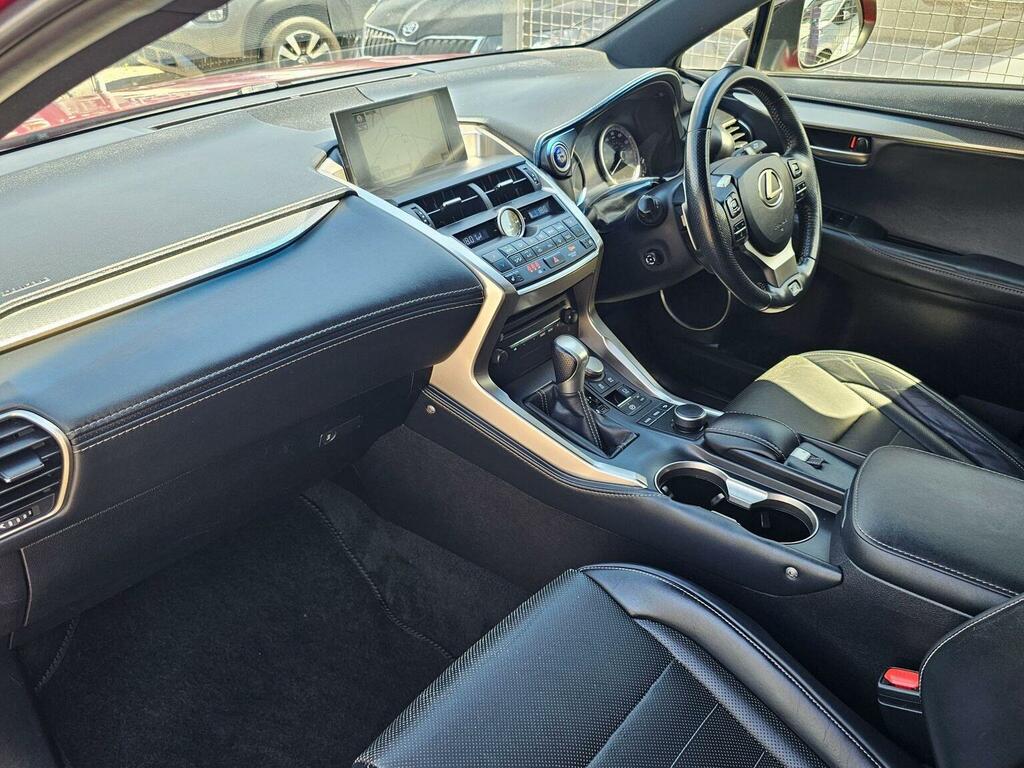 Lexus NX 300H 2.5 F-sport Premium Navigation White #73