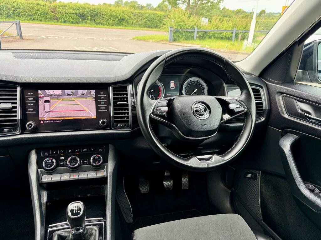 Skoda Kodiaq 1.5 Tsi Act Se L Euro 6 Ss 7 Seat MM21UZV Black #2