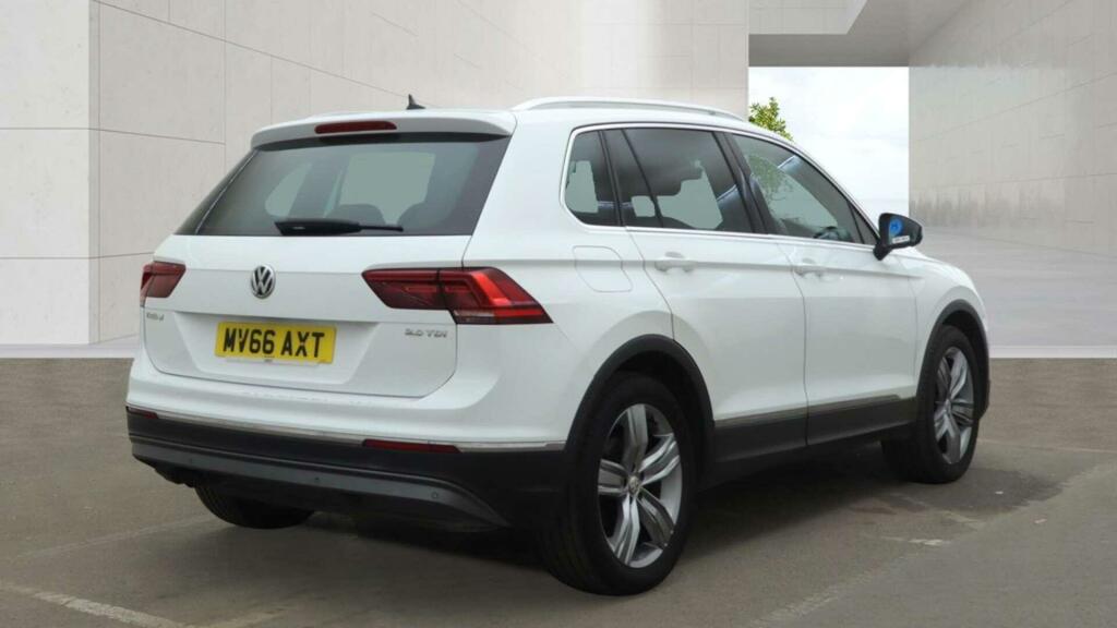 Volkswagen Tiguan 2.0 Tdi Bluemotion Tech Sel Euro 6 Ss MV66AXT White #4