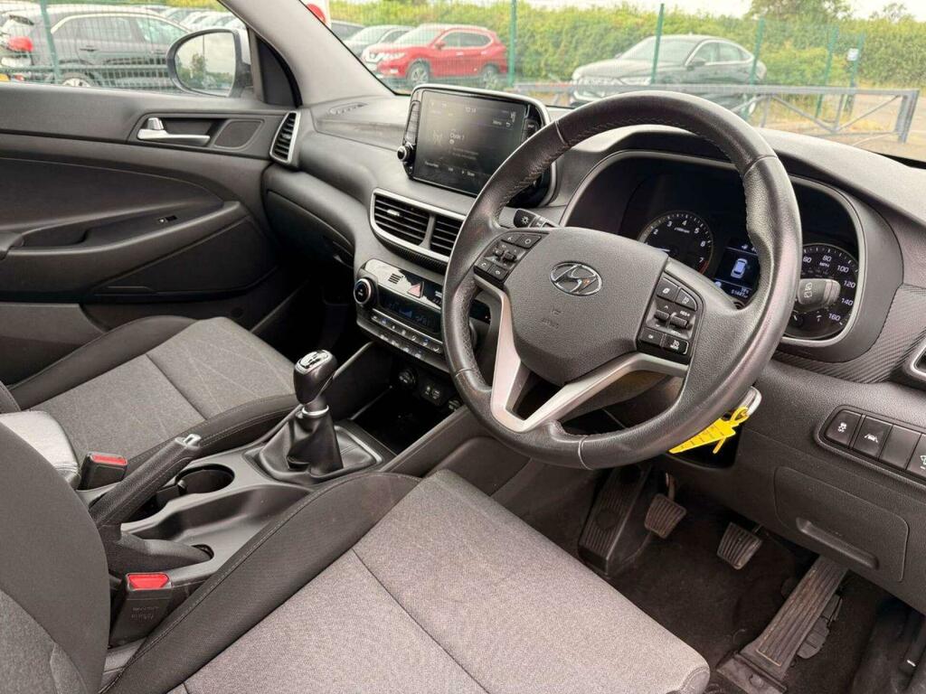 Hyundai Tucson 1.6 Gdi Se Nav Euro 6 Ss EY19YFF Silver #2