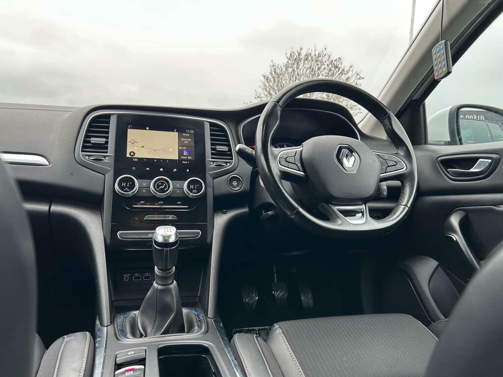 Renault Megane Iconic White #2